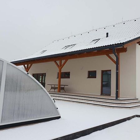 Holiday House Adam Prosecne Exteriör bild